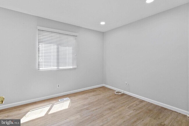 Building Photo - 1505 Woodhollow Dr