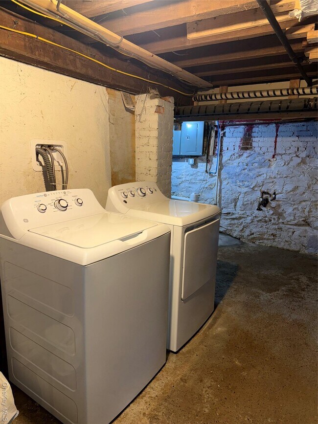 Building Photo - 27 Balding Ave