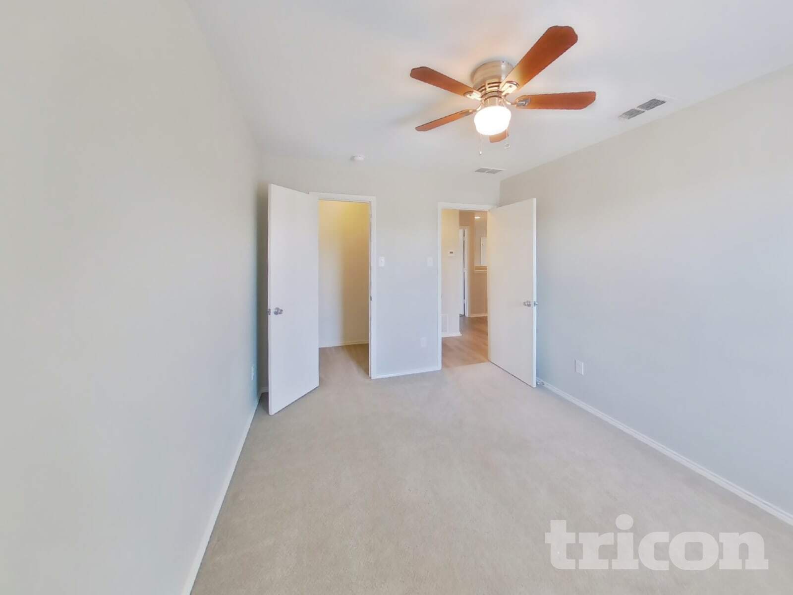 Building Photo - 528 Shell St