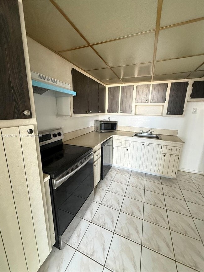 Building Photo - 2025 NE 164th St