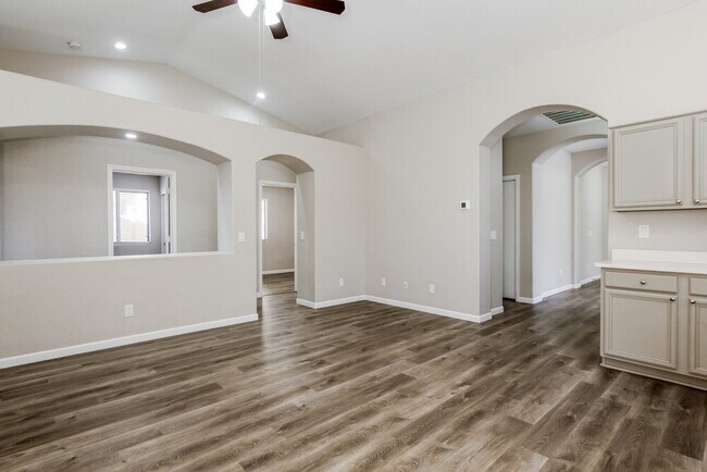 Building Photo - 15072 W Melvin St