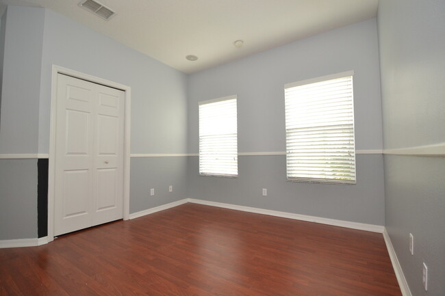 Building Photo - Gorgeous 4/3 Townhome in Oviedo ~ 2.5 Car ...
