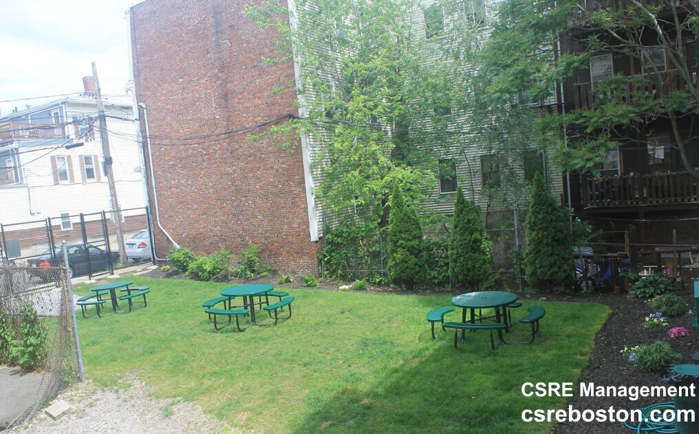 Building Photo - 126 Tudor St