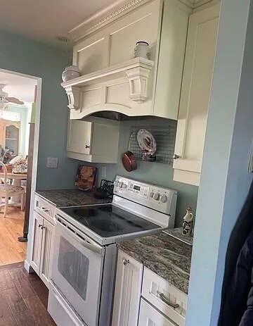 Building Photo - 129 Flamingo St