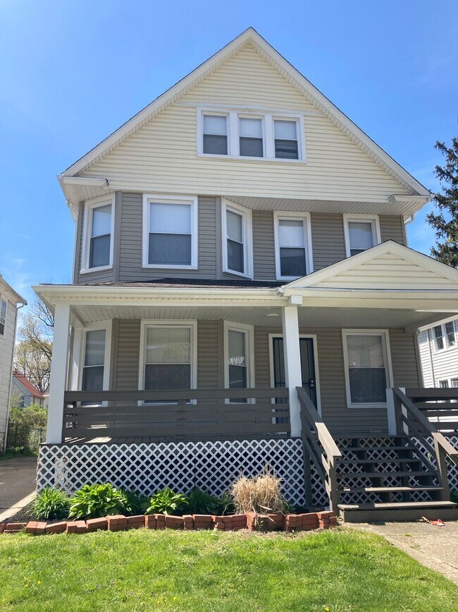 Building Photo - 1332 W 93rd St