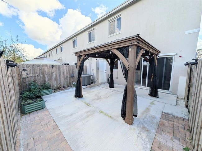 Building Photo - 1238 NW 4th Ln