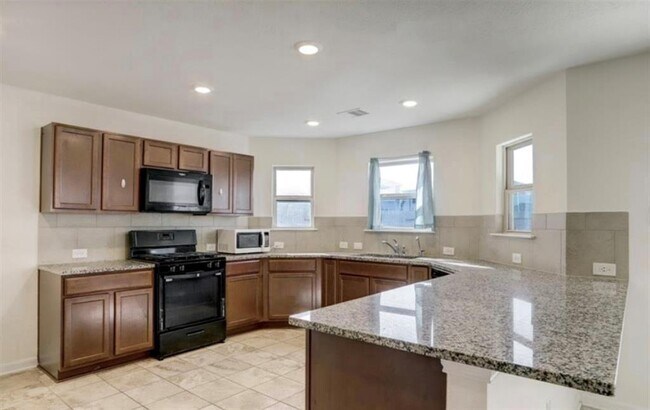 Building Photo - 13111 Mills Grove Dr