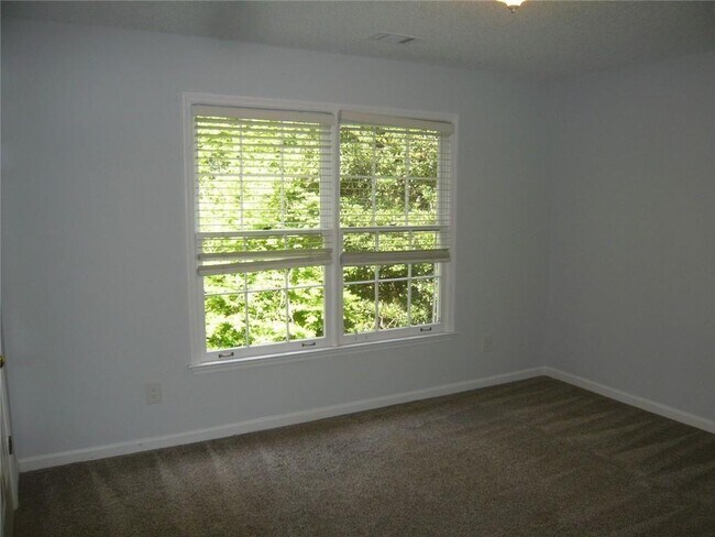 Building Photo - 10970 Egmont Dr