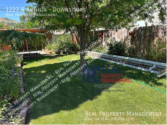 Building Photo - 1223 N Arthur-Downstairs