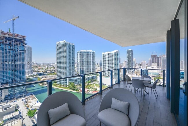 Building Photo - 68 SE 6th St