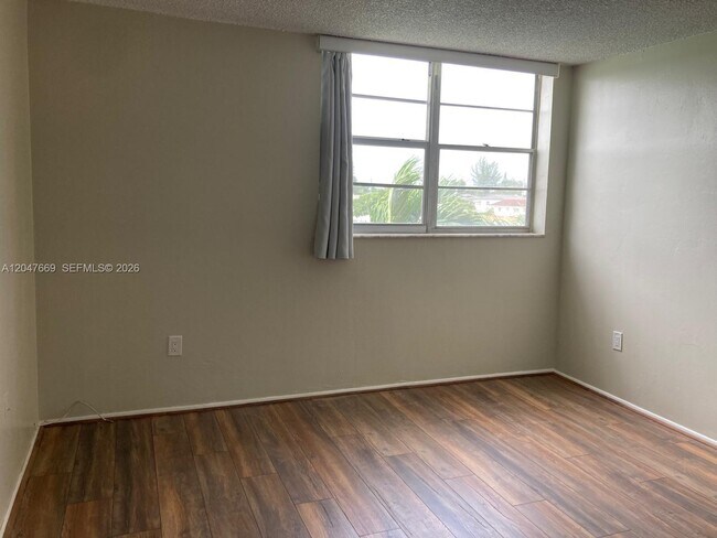 Building Photo - 7900 Tatum Waterway Dr