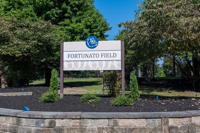 Building Photo - 207 N Fullerton Ave