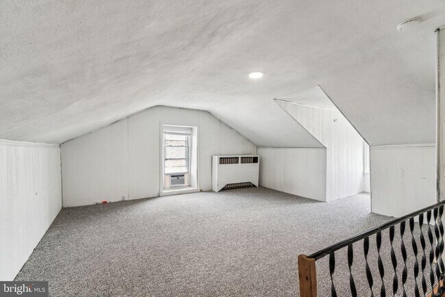 Building Photo - 270 Dupont St