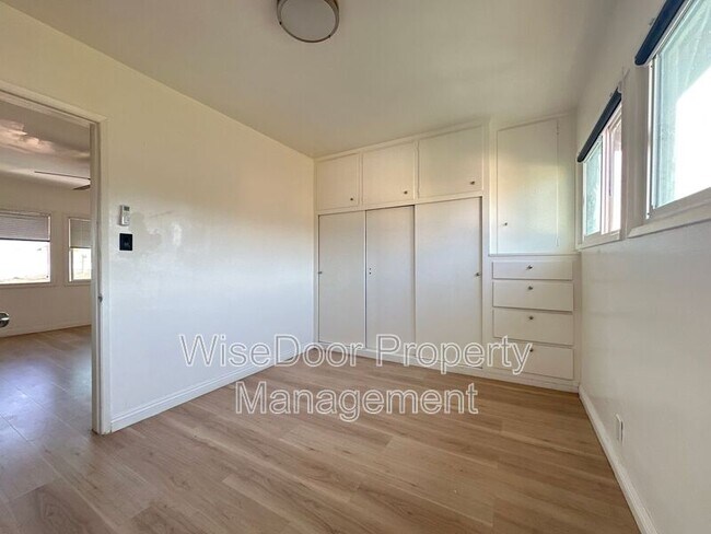 Building Photo - 5934 Cloverly Ave