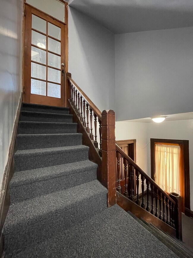 Building Photo - 404 Scammel St