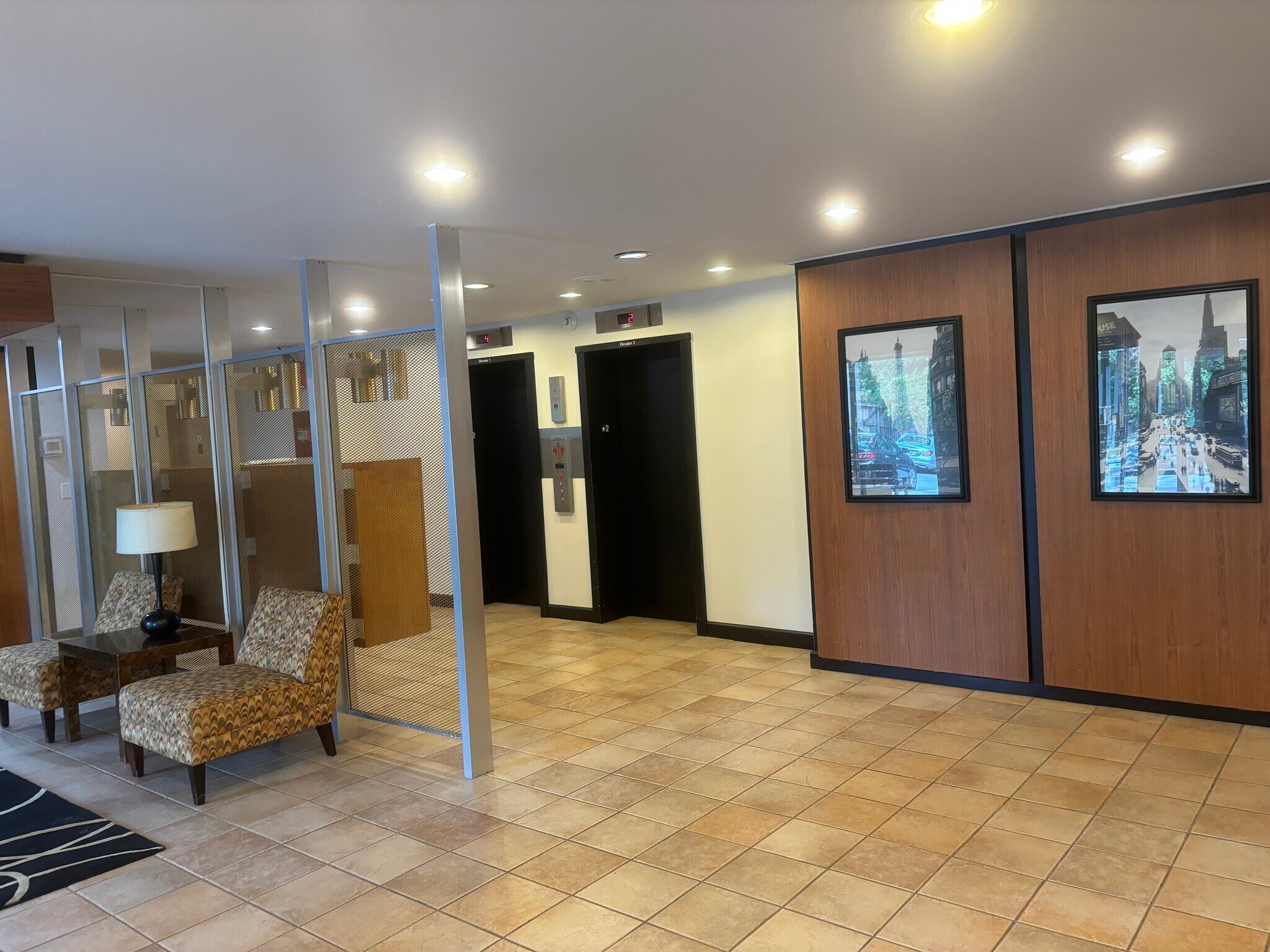 Lobby/Elevators - 511 1st St N