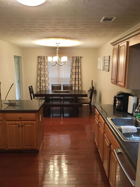 Building Photo - 1380 Gates Cir SE