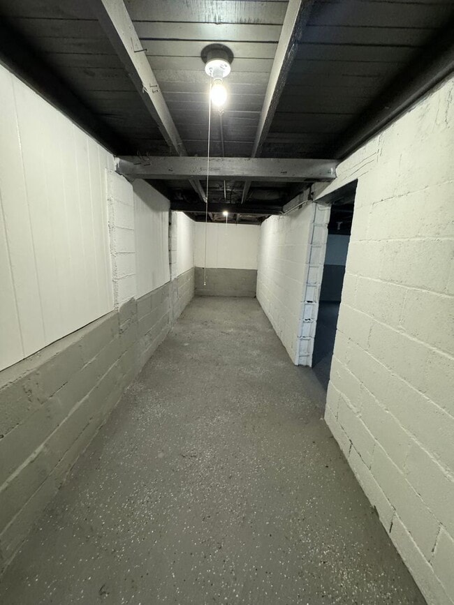 Building Photo - 2 Bedroom 1 Bathroom House in Calumet City...
