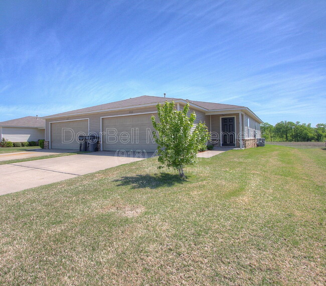 Building Photo - 5712 N 34th St