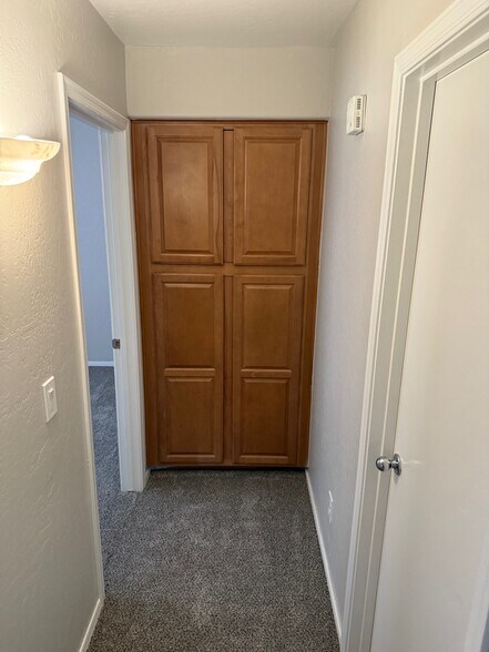 Building Photo - 9741 W Heber Rd