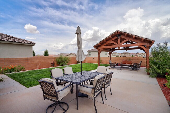 Building Photo - 3202 Tazanita Lp SE