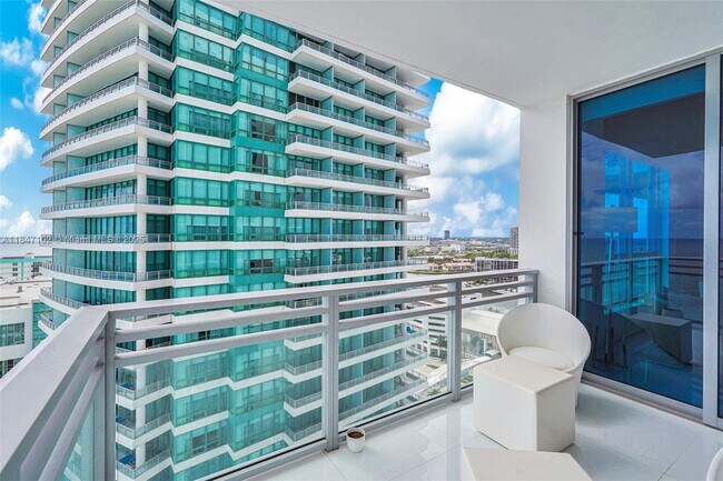 Building Photo - 3535 S Ocean Dr