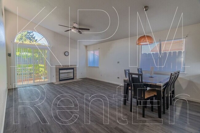 Building Photo - 6529 El Capitan Cir