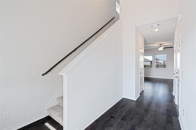 Building Photo - 316 Breccia Trl