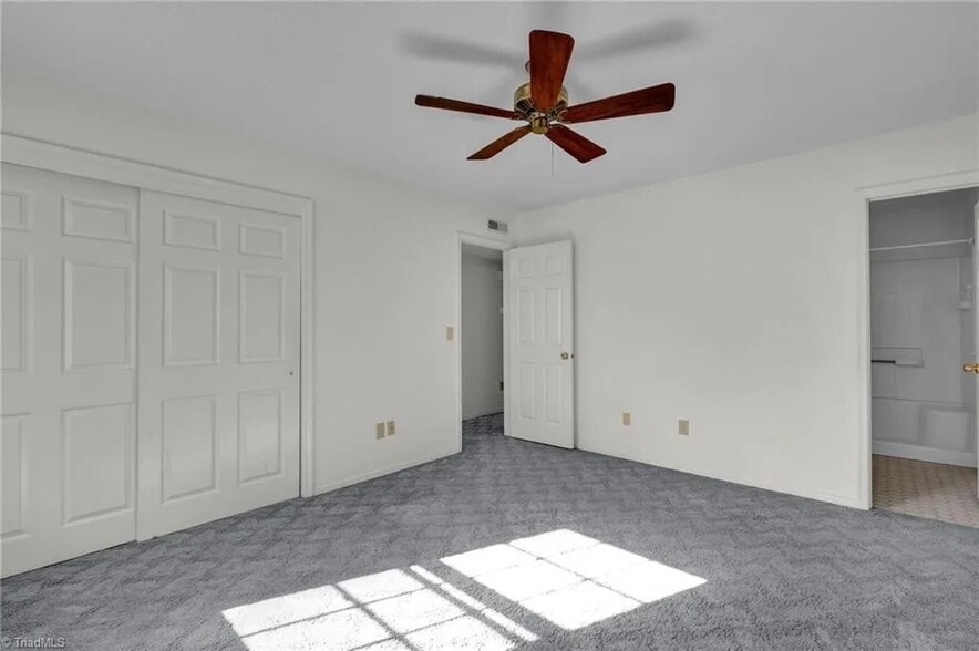 Building Photo - 205 N Rotary Dr