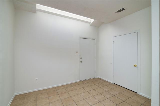 Building Photo - 1417 Weiler Blvd