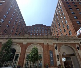 Building Photo - 3170 N Sheridan Rd