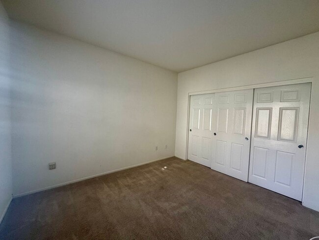 Building Photo - Jess Ranch 55+ Gated Community Apple Valley