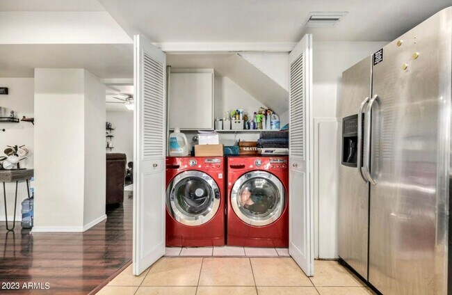 Building Photo - Charming 3BR Townhome in Phoenix