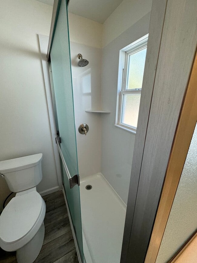 Building Photo - Cherokee Lane 1507-1509