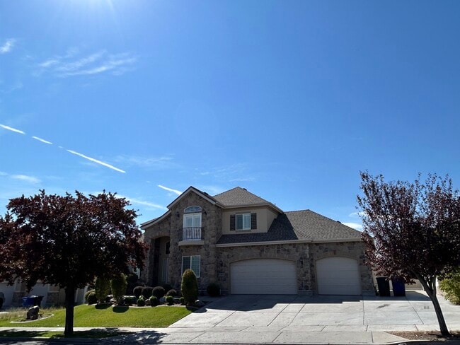Building Photo - 5665 Piney View Ct