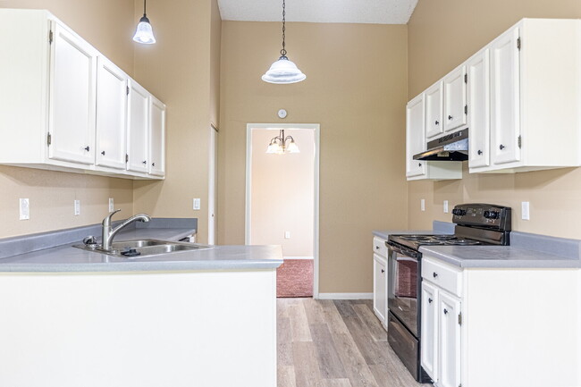 Building Photo - 14719 Highland Peak