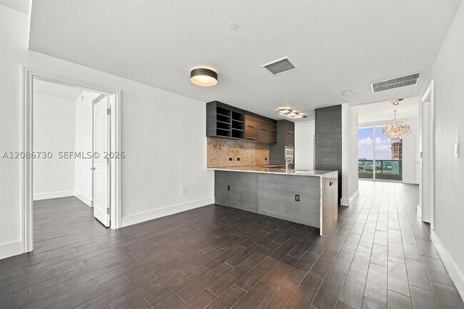 Building Photo - 900 Biscayne Blvd