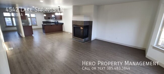 Building Photo - 4542 Lake Springs Ln