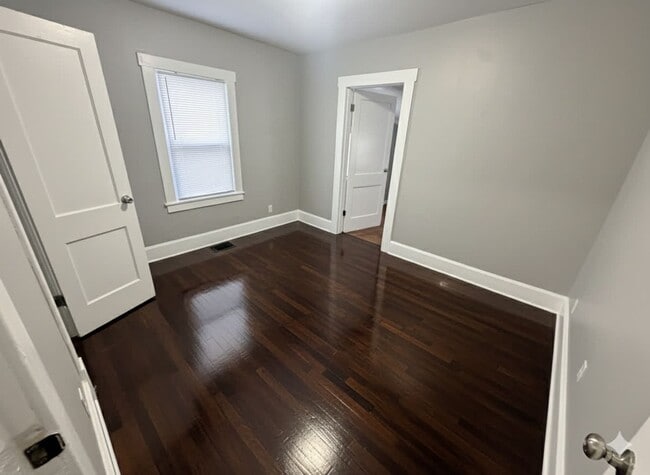 Building Photo - 1422 N Limestone