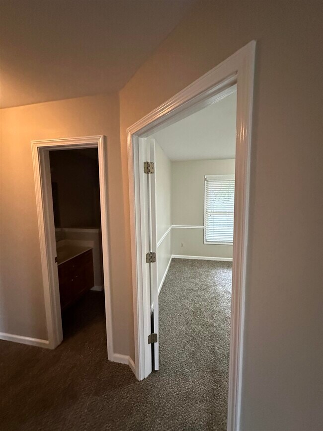 Building Photo - 1959 Dartford Cove