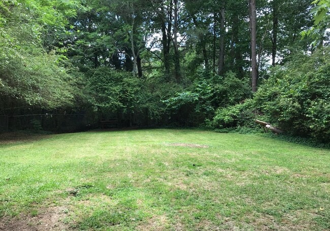 Building Photo - 8759 Embrey Dr