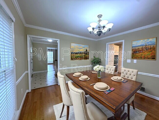 Building Photo - 5338 Roberts Dr