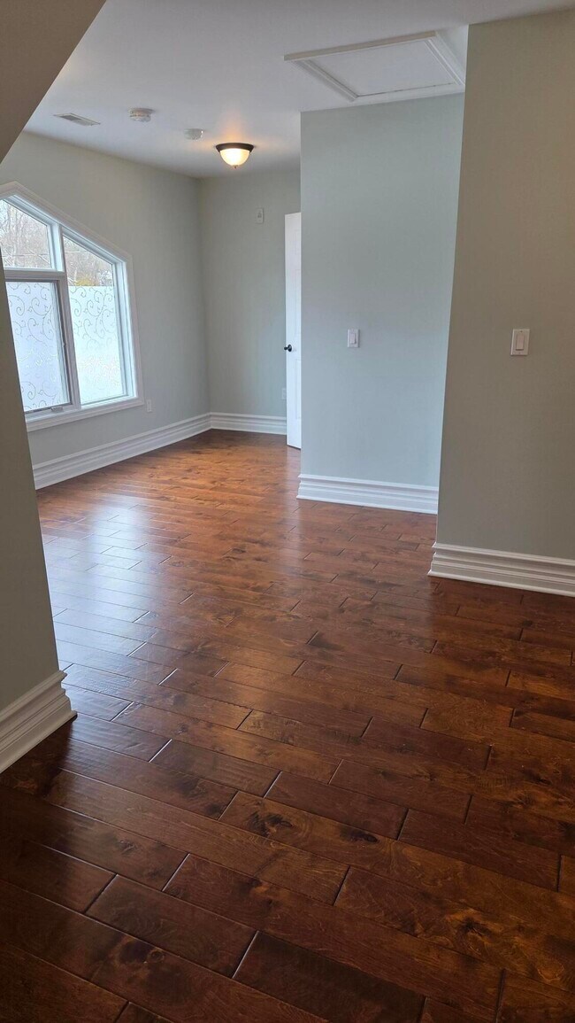 Building Photo - 934 W Huron St