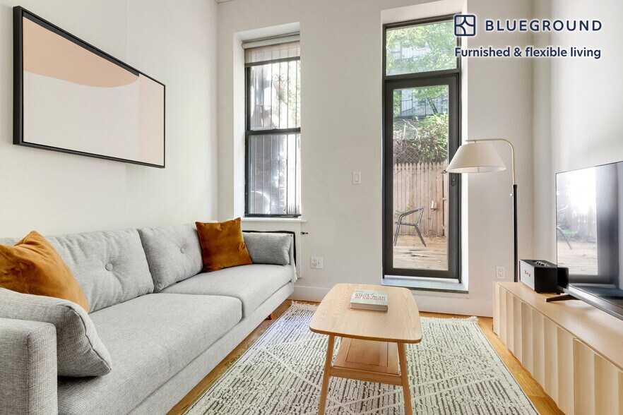 Primary Photo - 515 W 47th St