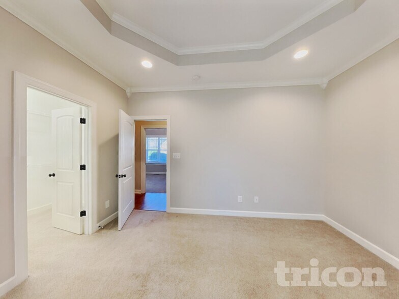 Building Photo - 189 Crystal Creek Dr