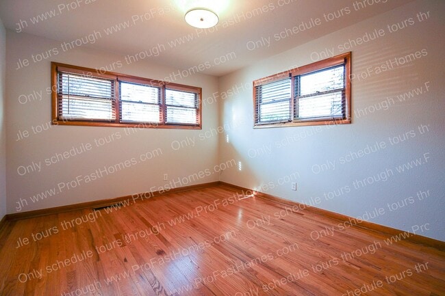 Building Photo - 2714 SE 48th Av