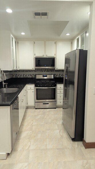 Kitchen - 2405 34th St