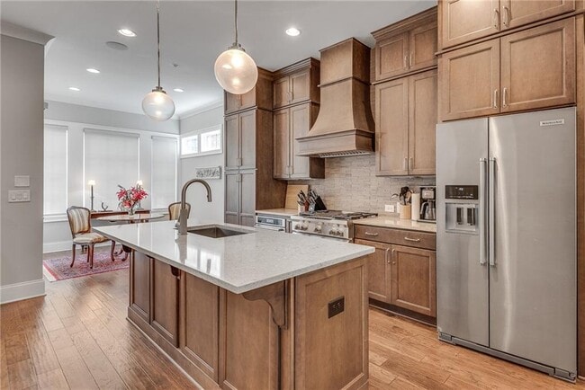 Building Photo - 345 Glen Iris Dr NE