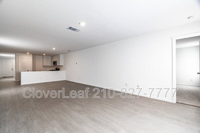 Building Photo - 506 Sarah Wy