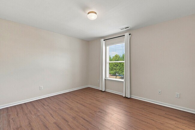 Building Photo - 4332 Burchard Dr